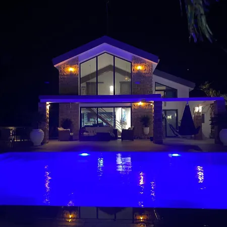 Mediterranean View Vila *